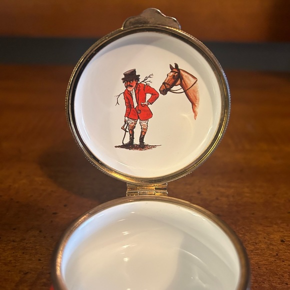 Trinket Box, Man On Horse England Alastor Enamels “Pride Comes Before Fall” - Picture 8 of 9